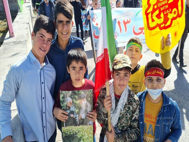 راهپیمایی یوم‌الله ۱۳ آبان و فریاد استکبار ستیزی مردم ورزقان